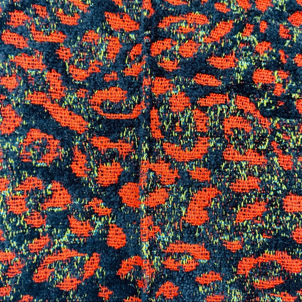NEW Zara High Rise Red Black Floral Jacquard Zipper Short Size XS - Picture 7 of 10